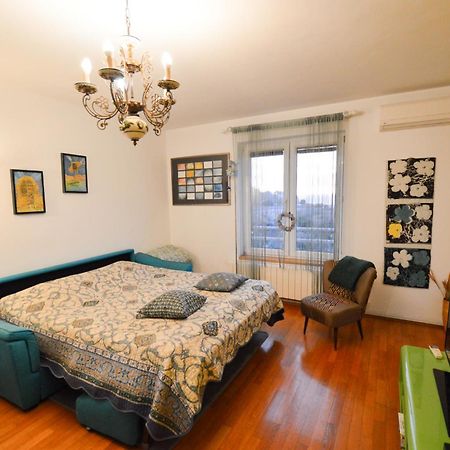 Lungo Mare Apartment Pula Ngoại thất bức ảnh